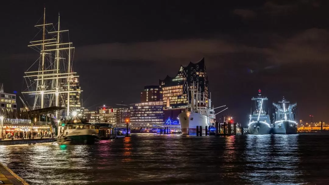 Hamburg Evening Harbor Cruise Tour