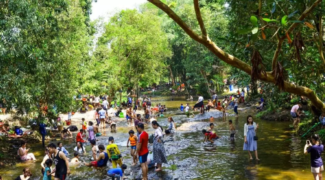 プノンクーレン国立公園 山と滝めぐり 日帰りツアー（シェムリアップ）