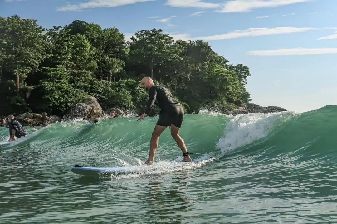 Whale Surf School Phuket에서 서핑하기