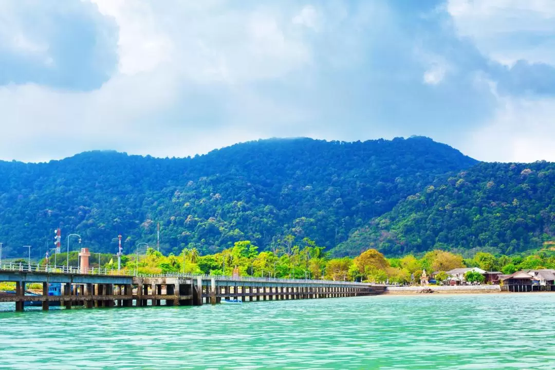 Ferry Ticket between Koh Tao and Koh Pha Ngan by Lomprayah