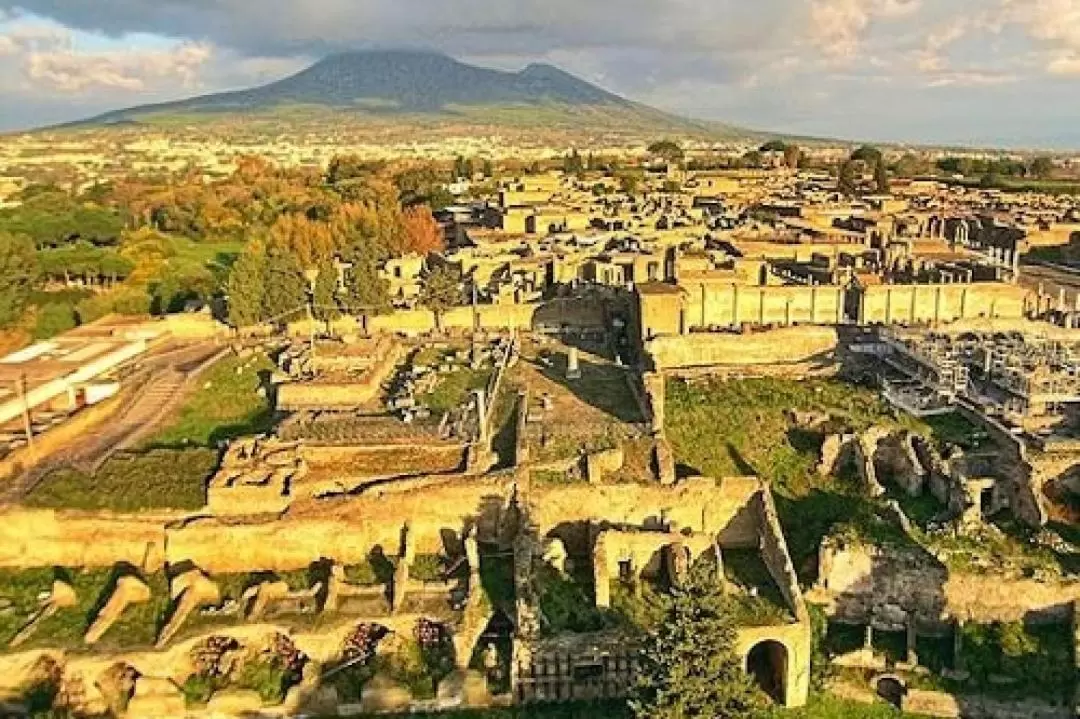 Pompeii Reserved Entrance Admission in Naples