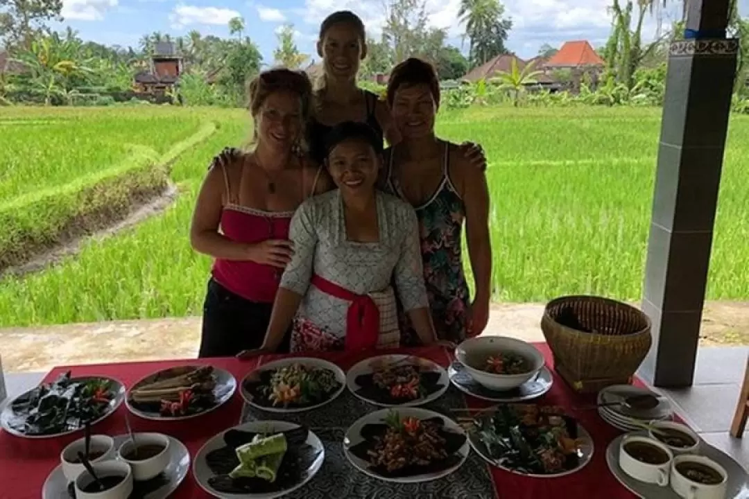 Cooking Class in Ubud with Visit to Monkey Forest and Rice Terrace