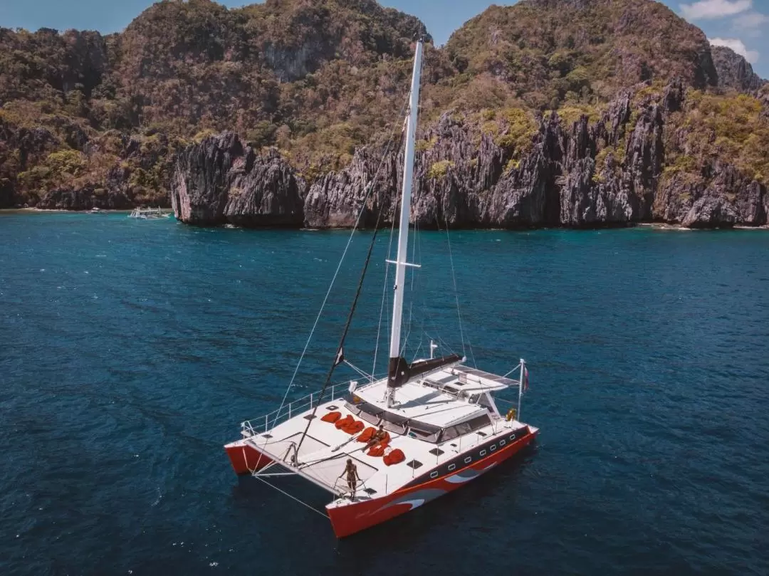 Seacret Catamaran Group Tour in El Nido