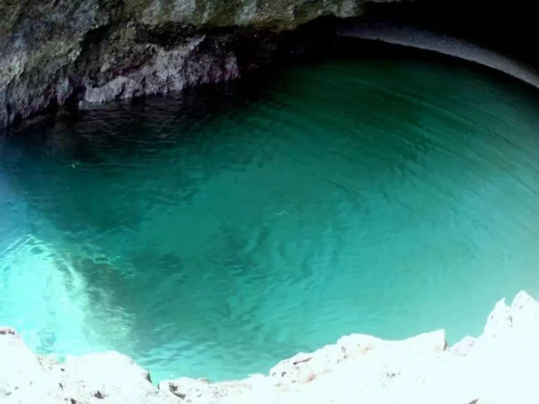 Blue Cave Sea turtle snorkeling in Ishigaki Island 