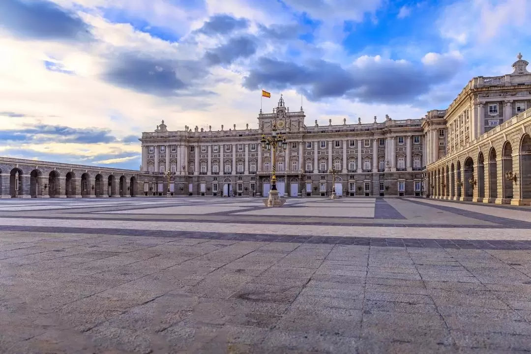 Madrid Evening Tour with Flamenco Show and Optional Tapas