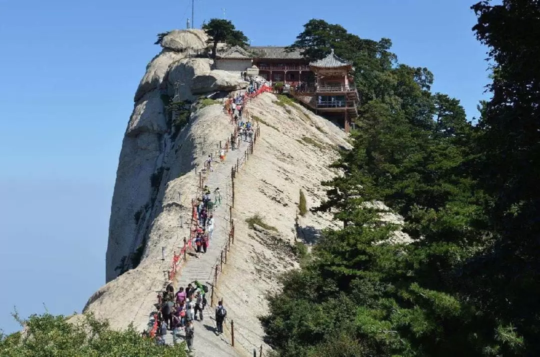 One-day Huashan Adventure Tour (upper and lower from the West Peak) - Chinese commentary (departures every day)