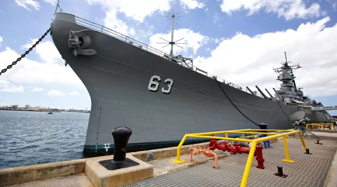 USS Missouri, Punchbowl Cemetery, and Arizona Memorial Tour