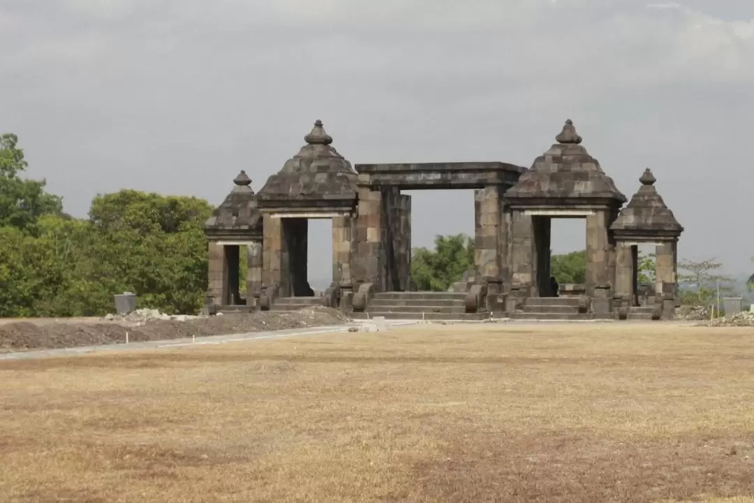 Yogyakarta Best Sunrise and Sunset Tour: Ratu Boko, Andong Hill, Candi Ijo and Klangon Hill