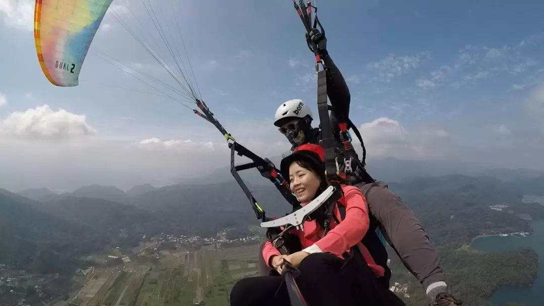 Nantou｜Sun Moon Lake Paragliding Experience