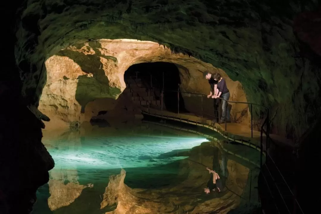 悉尼珍羅蘭鐘乳石洞（Jenolan Caves）& 藍山私人遊