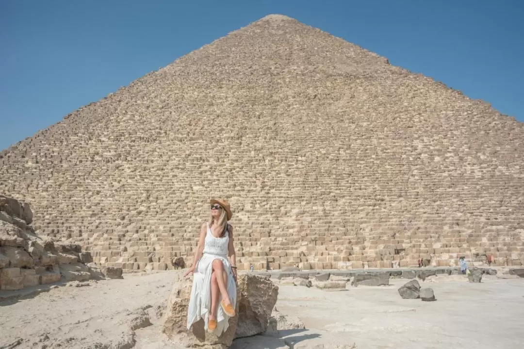 이집트 박물관 & 피라미드 & 바자 투어 (카이로 출발)