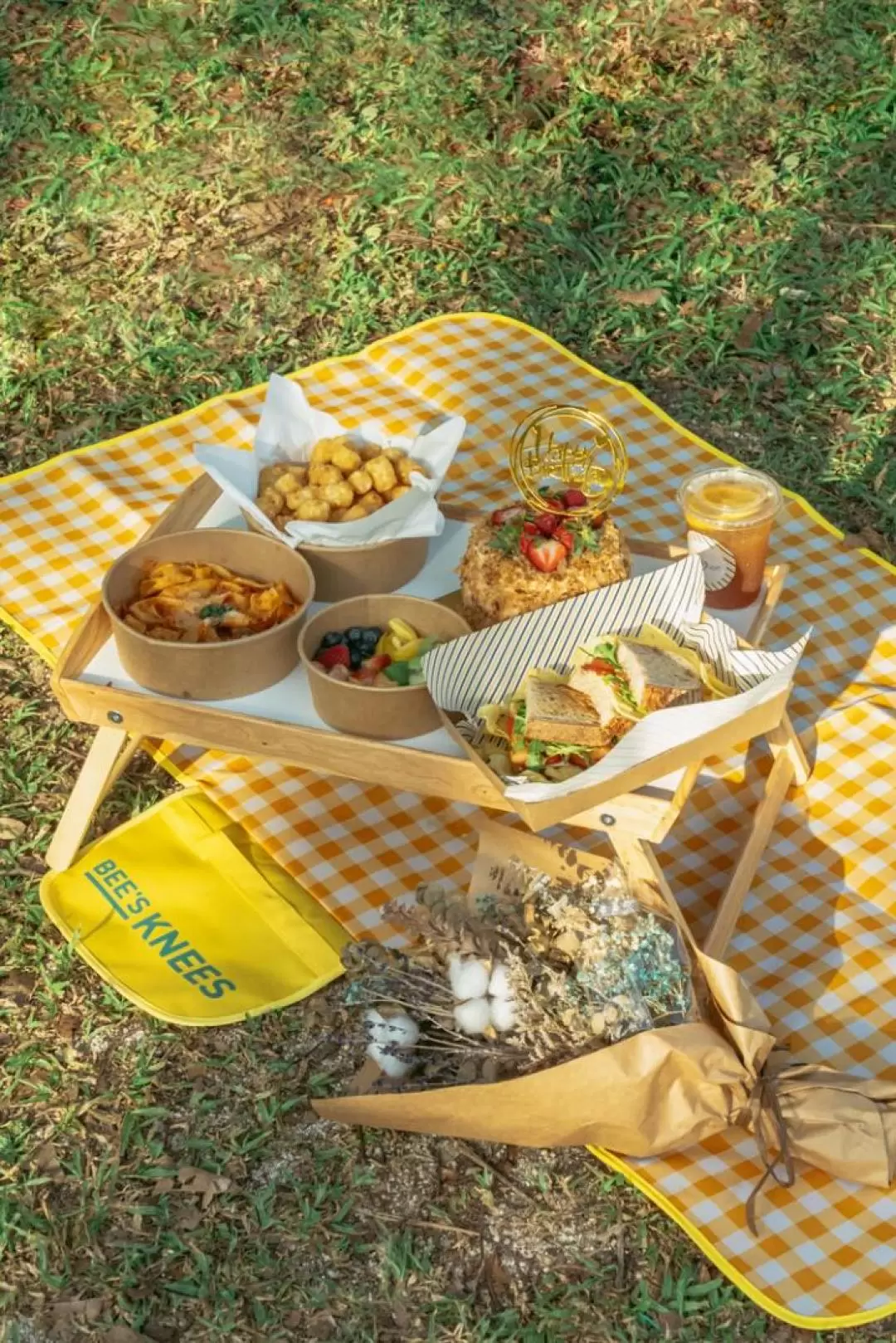 Picnic Box at Bee's Knees Petite at Gallop Extension