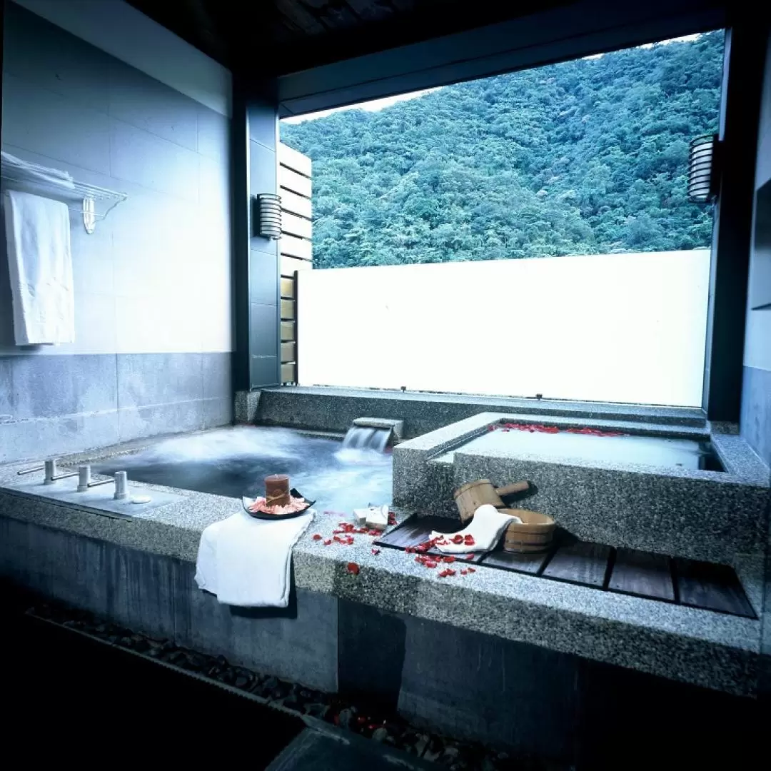 Unique Ba Ian Hot Spring Resort: Public Bath Or Private Bath