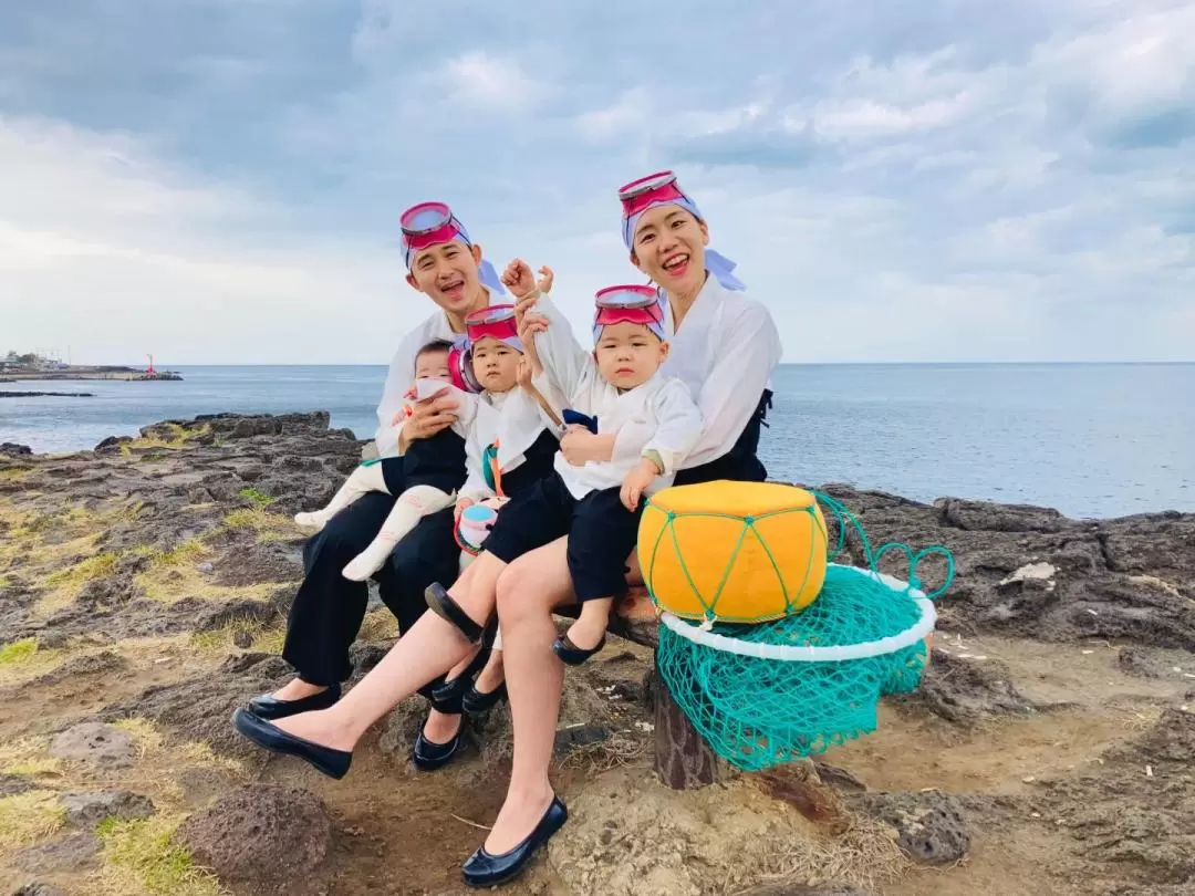 JeJu Woman Diver Haenyeo Traditional Clothes Rental