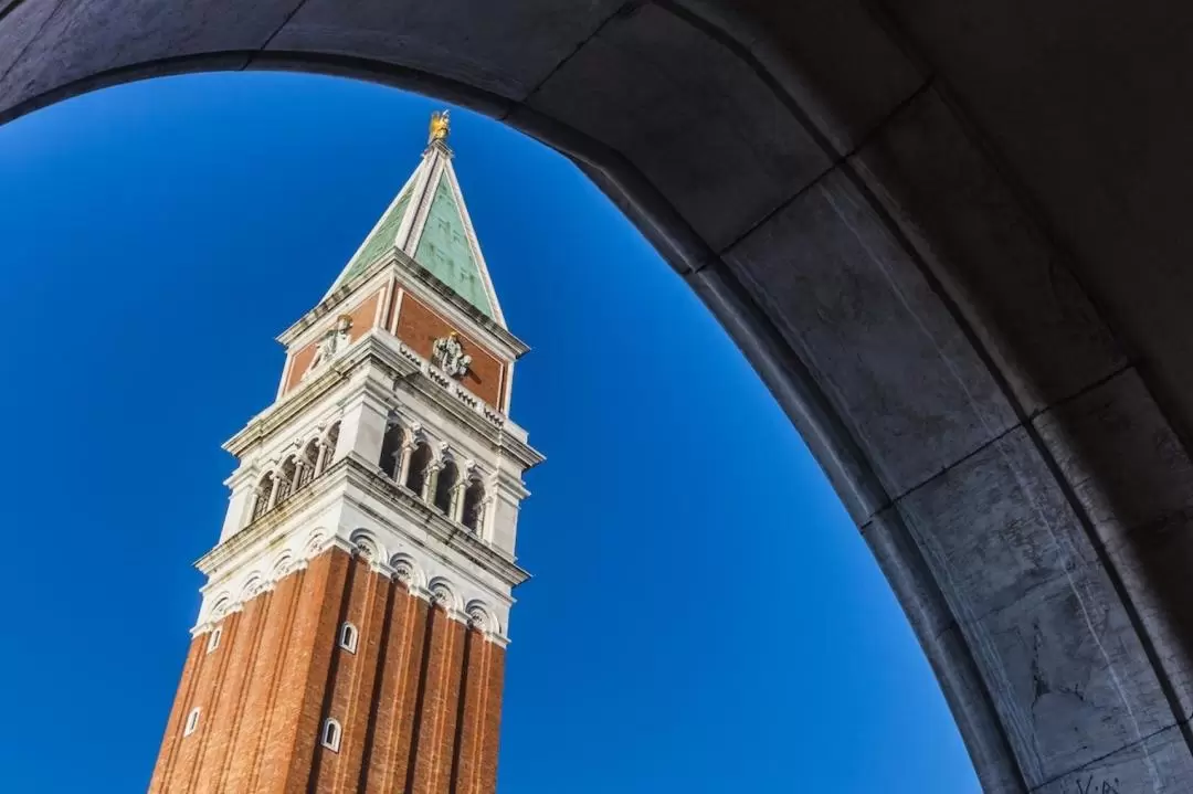 Hidden Venice: The Unusual Walking Tour and Gondola Ride