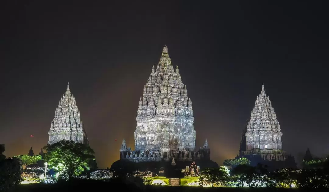 Prambanan Sunset  Tour and Ramayana Ballet Performance On Schedule in Yogyakarta