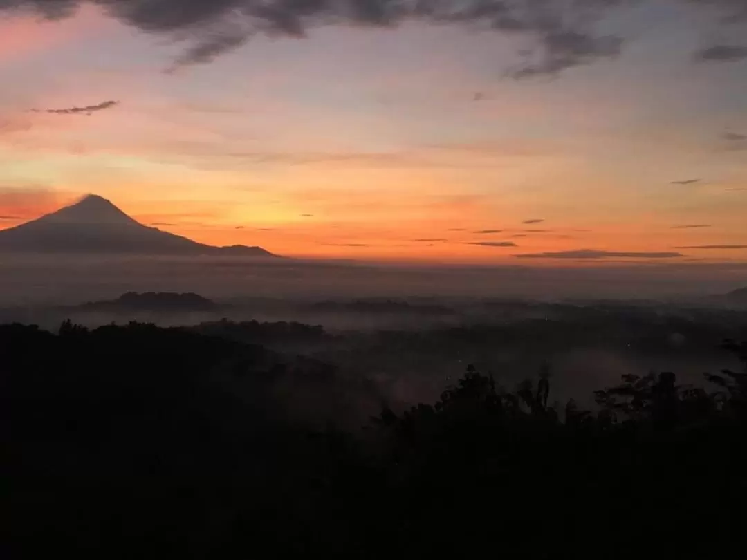 2日 ジョグジャカルタ 寺院・火山・洞窟・ビーチツアー