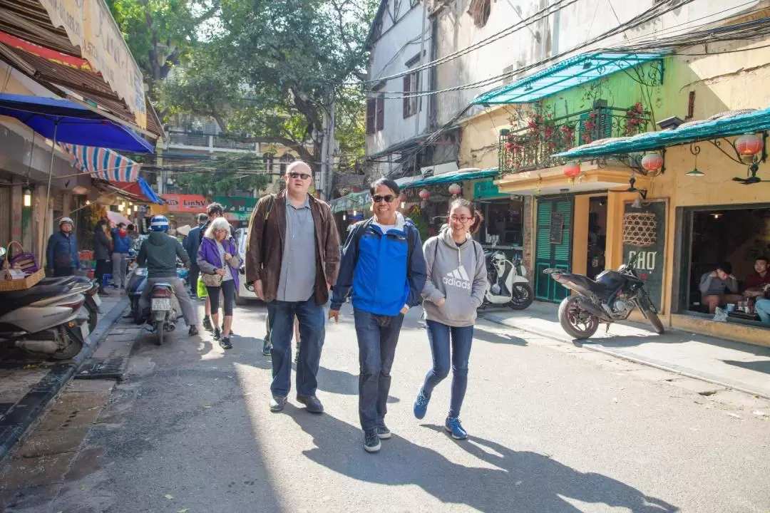 Hanoi Street Food Walking Tour with Cyclo Ride