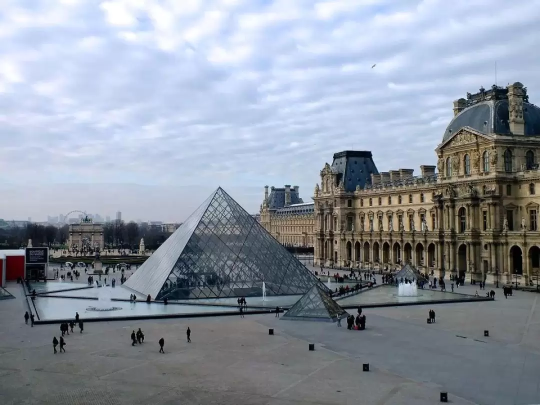 Paris: Louvre Museum and Seine River Cruise Tour