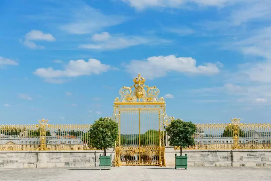 Versailles Chateau and Gardens Tour by Train