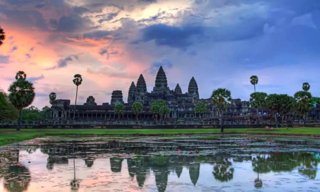 Angkor Wat Sunrise Tour with Monk Blessing