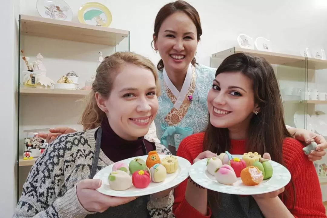 Korean Traditional Dessert Rice Cake Making Class