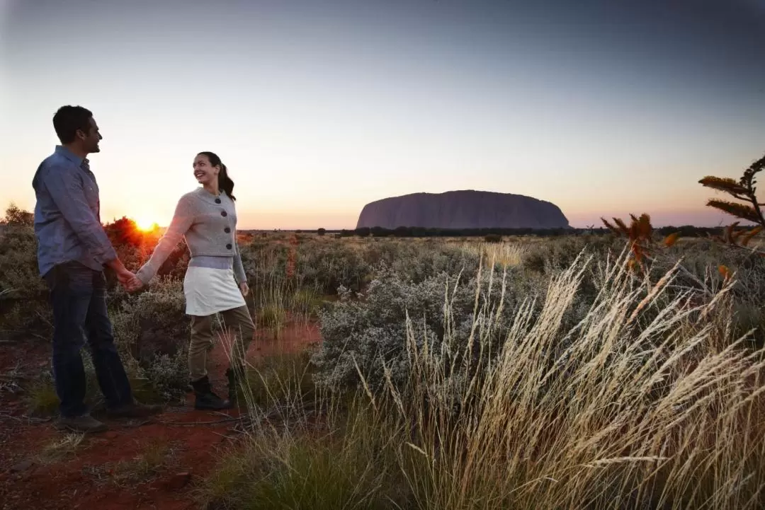 [Chinese-speaking tour guide] Uluru Sunrise and Base Tour