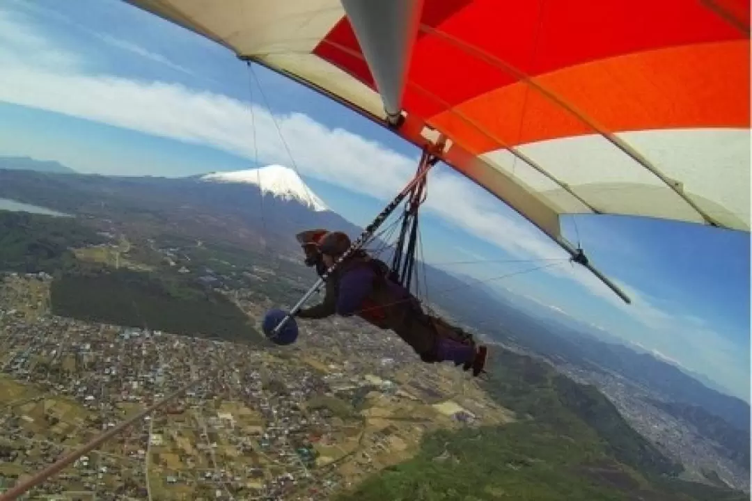 Tandem Hang Gliding Experience in Yamanashi