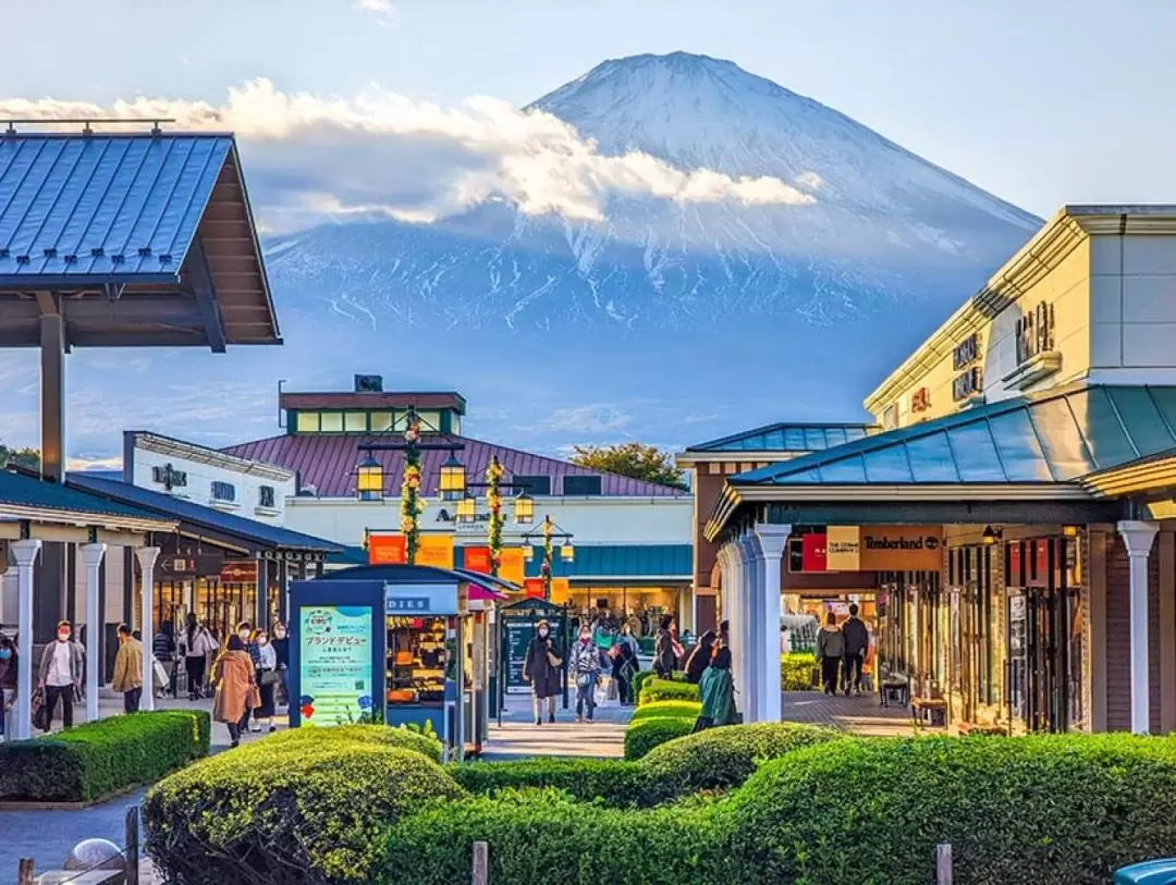 Mt.Fuji, Oshino Hakkai, & Gotemba Premium Outlet Tour from Tokyo