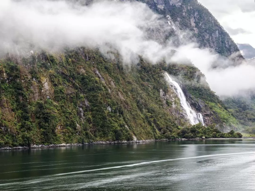 Milford Sound Flyover by Helicopter