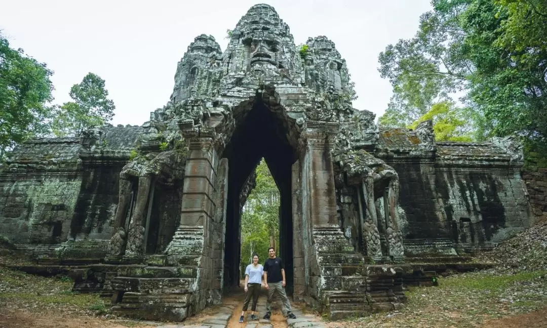 Angkor Wat Sunrise Jeep Tour inclusive meals 