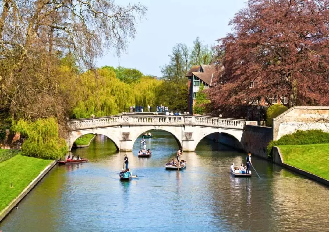 Small-Group Day Trip to Oxford, the Cotswolds and Stratford-upon-Avon from London