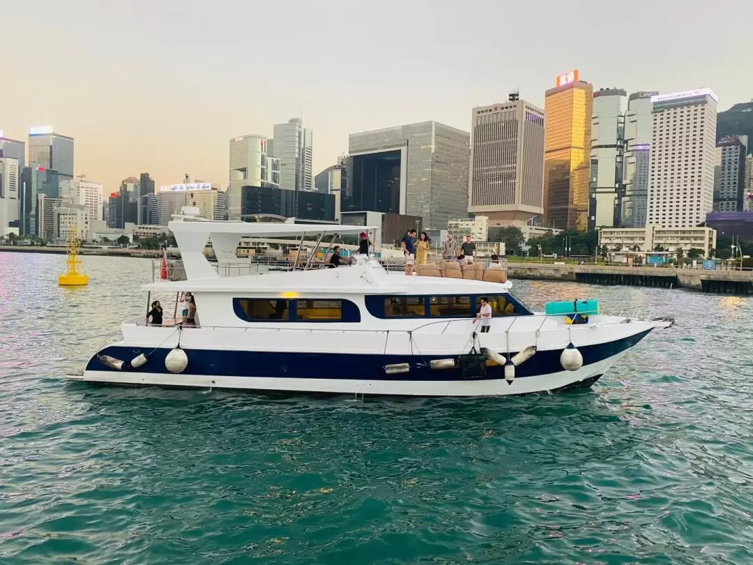 西式遊艇出海之旅 夜遊維港 連餐飲 夜釣墨魚魷魚團