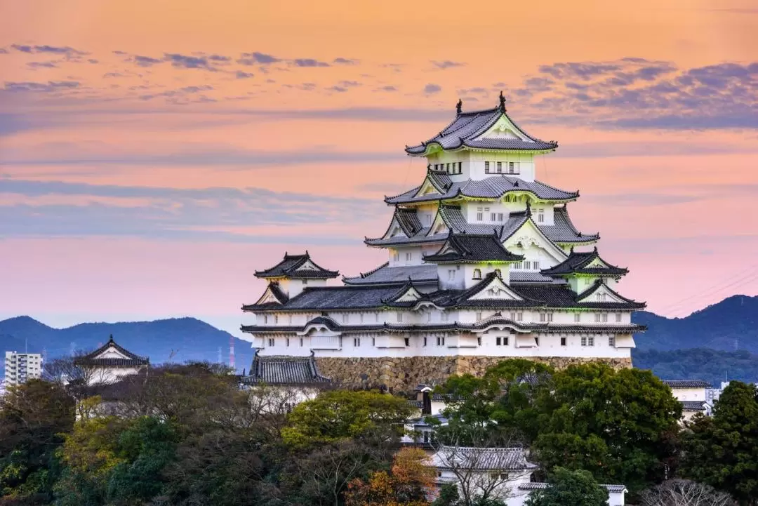 Himeji Castle, Koko-en & Engyoji Temple Private Day Tour from Osaka