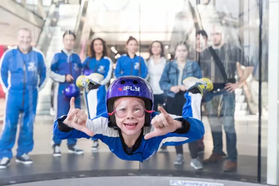 iFLY 屋内スカイダイビング体験（パース）