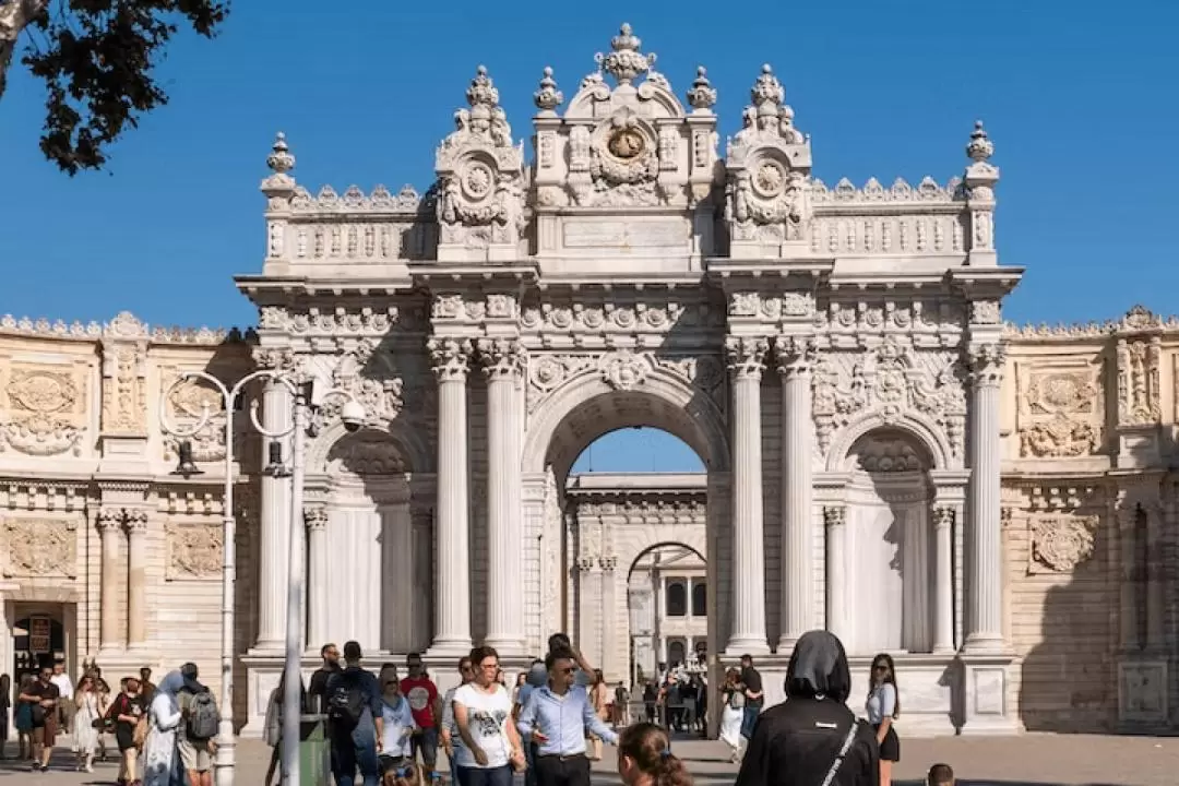 Dolmabahce Palace Guided Tour in Istanbul