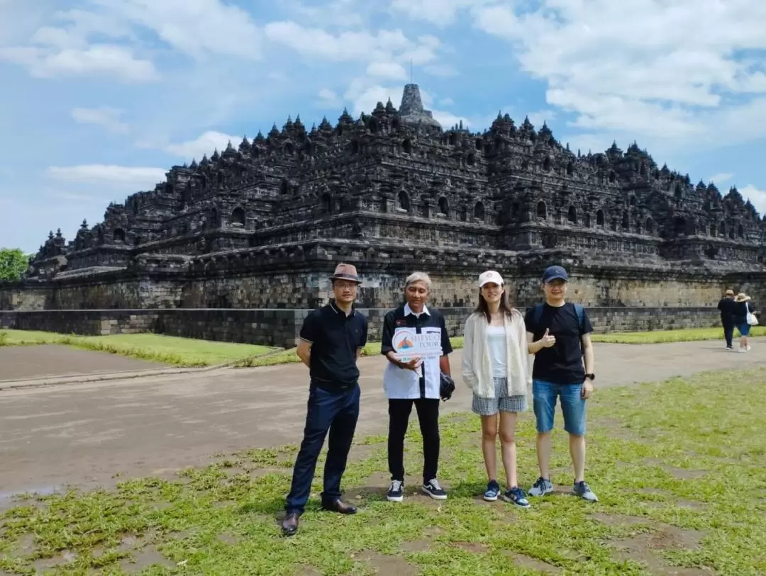 1-Day Tour to Borobudur and Cycling from Yogyakarta