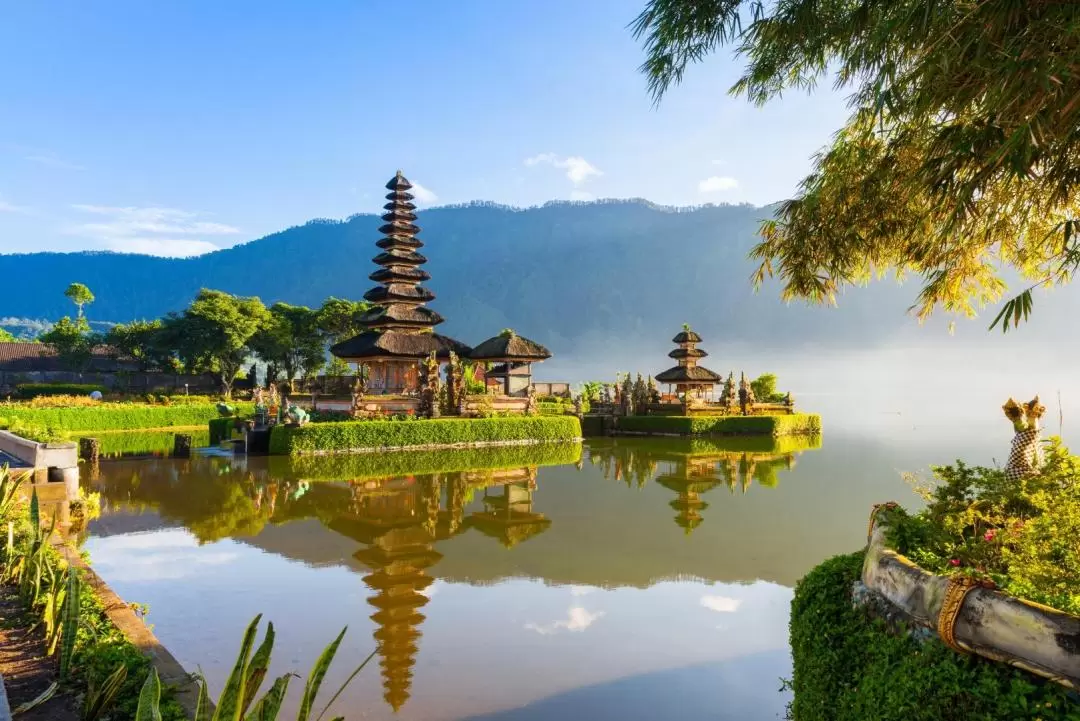 North Bali Sunrise, Handara Gate and Ulun Danu Bratan Tour