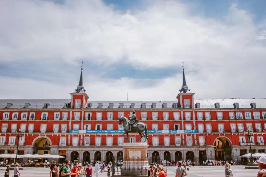 Madrid Evening Tour with Flamenco Show and Optional Tapas