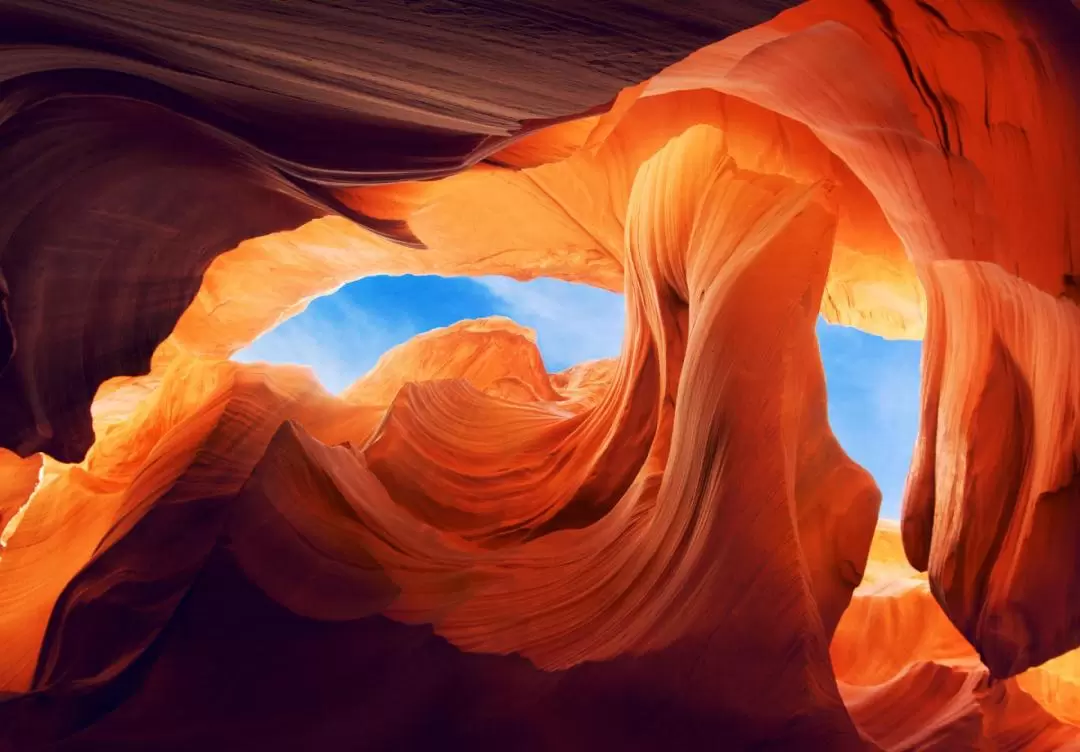 Lower Antelope Canyon & Horseshoe Bend Bus Tour from Las Vegas