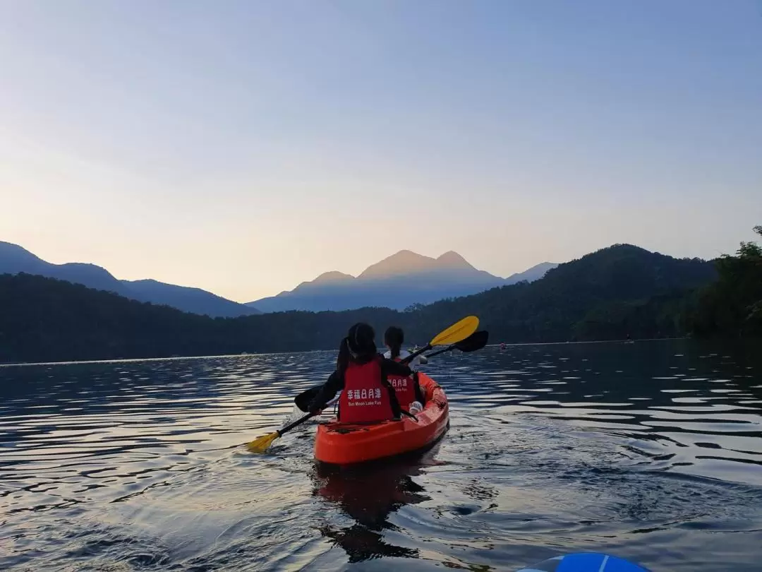 Sun Moon Lake Canoe Experience in Nantou