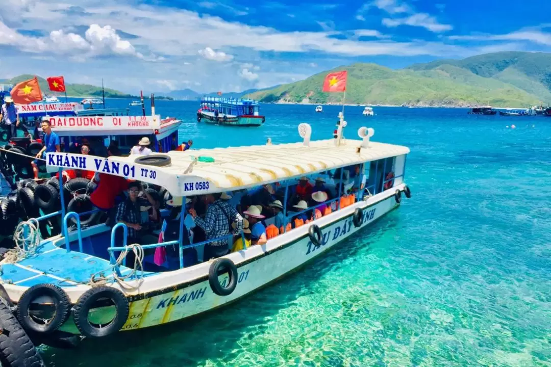 Nha Trang Island Hopping Speedboat Tour with Scuba Diving Experience