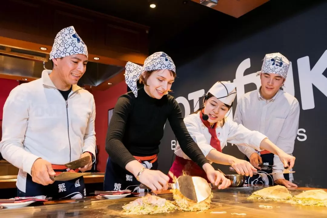 Hiroshima No.1 food!! Okonomiyaki-cooking experience