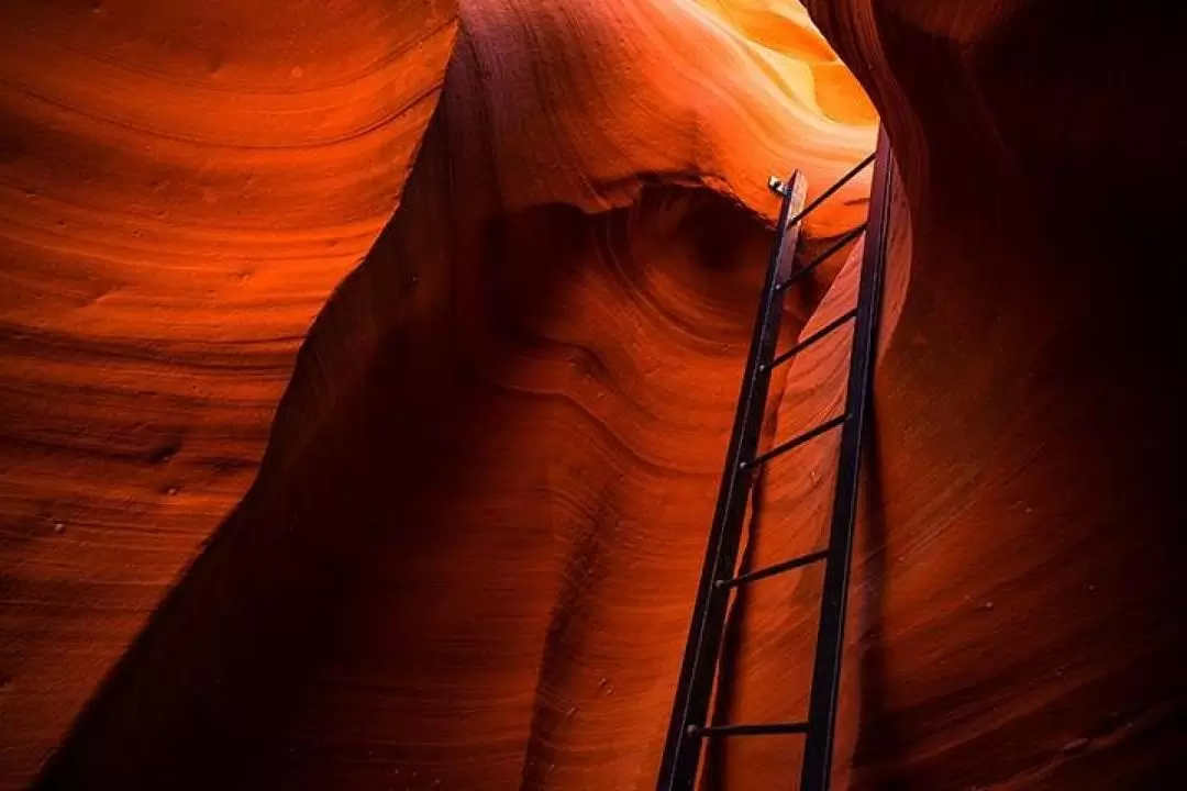 Lower Antelope Canyon: Admission Ticket and Guided Tour