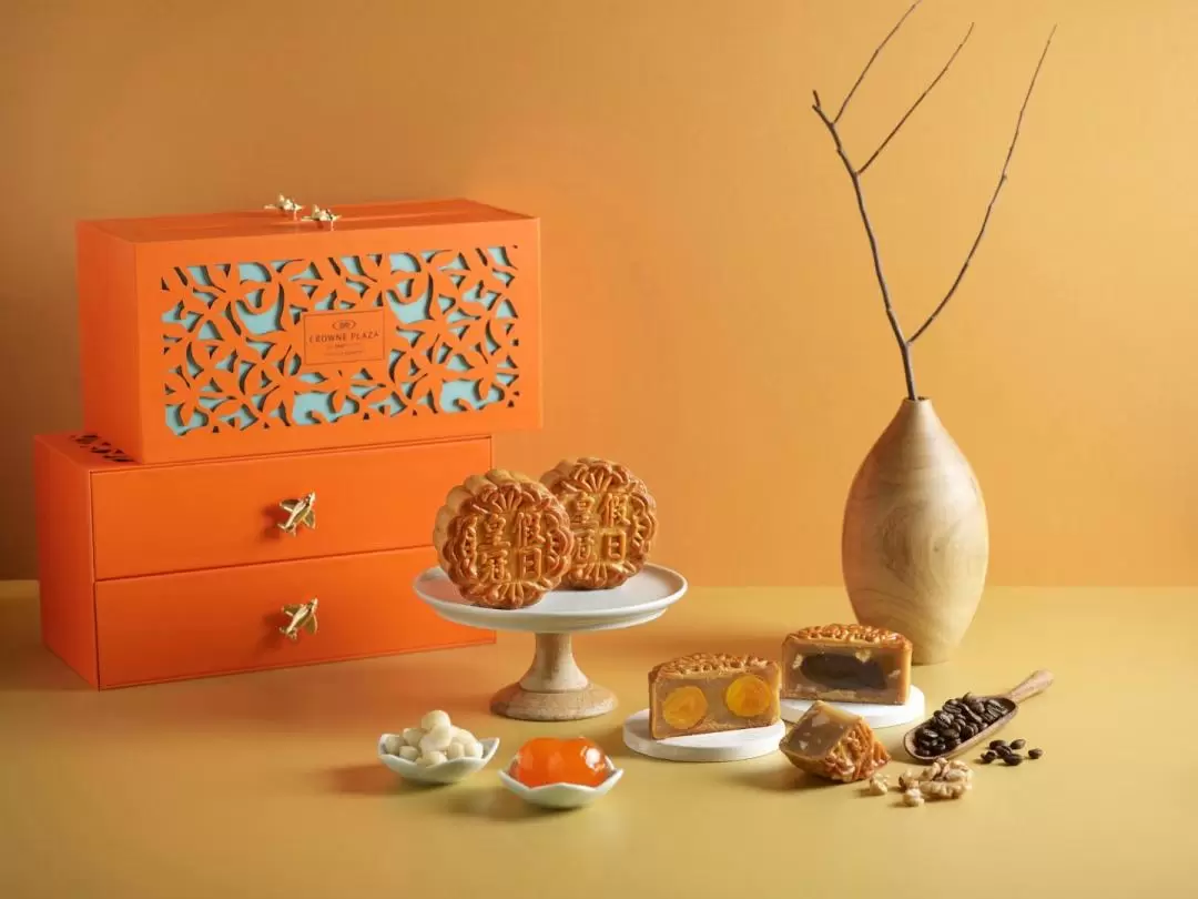 Crowne Plaza Changi Airport Mid-Autumn Mooncakes 