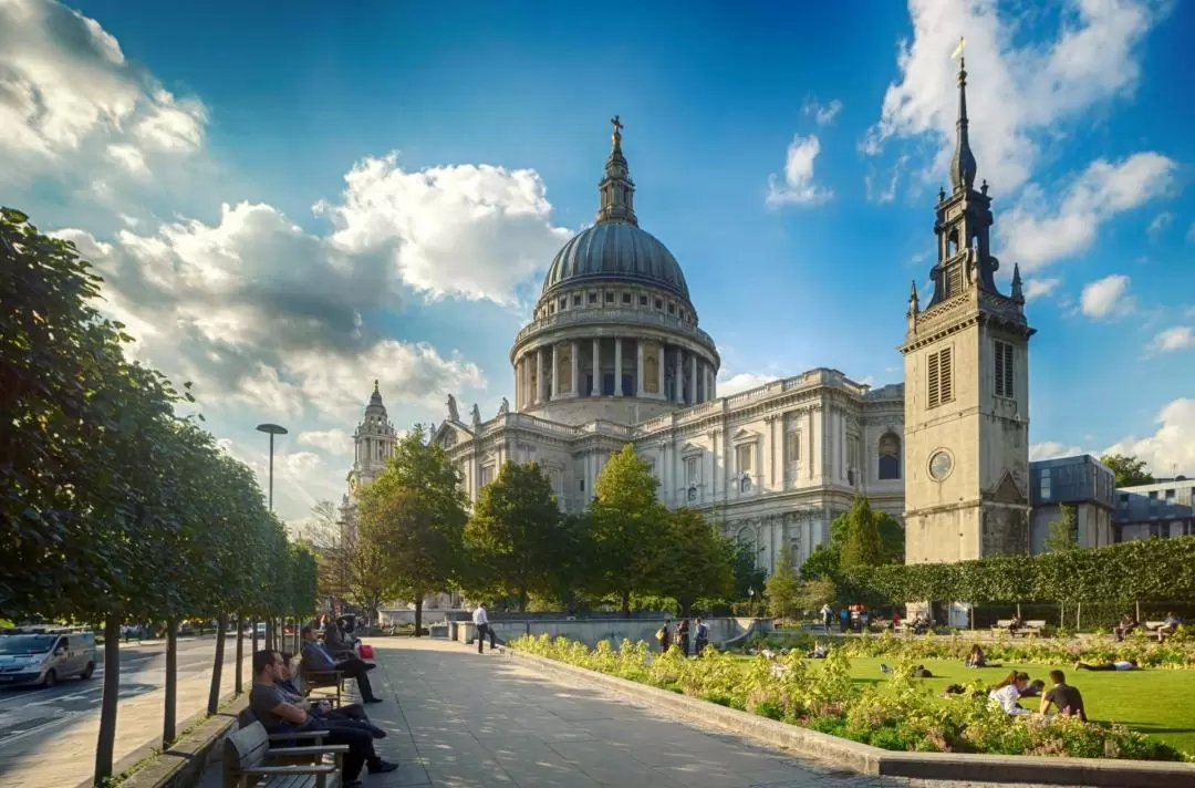 St. Paul's Cathedral and Tower of London Tour with Cruise