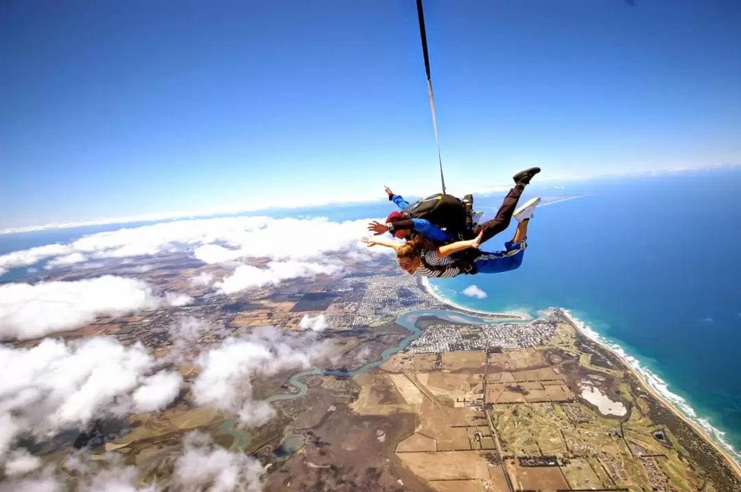 グレートオーシャンロード上空 タンデムスカイダイビング体験 